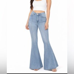 Fashion Nova Flare Jeans – Size 7 (NWT)